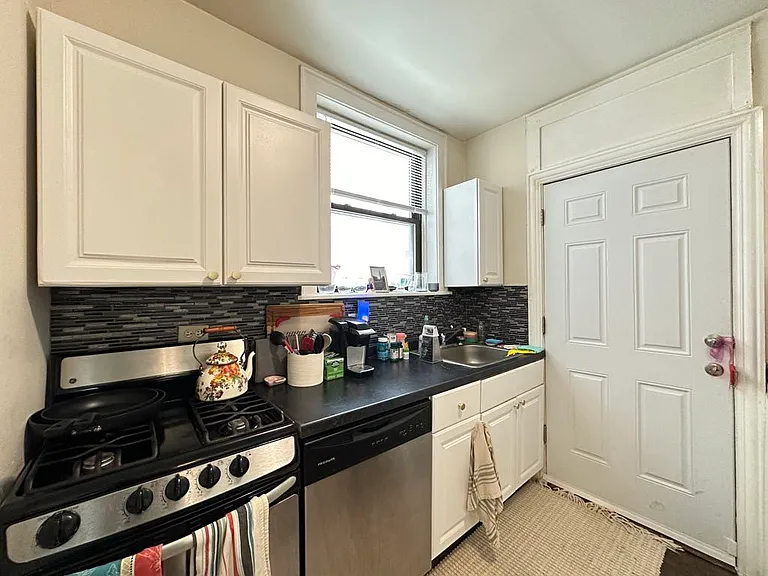 2131 W Giddings St #B2 — Photo 4