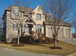 5814 Grayhawk Ct, Lawrence, KS 66047