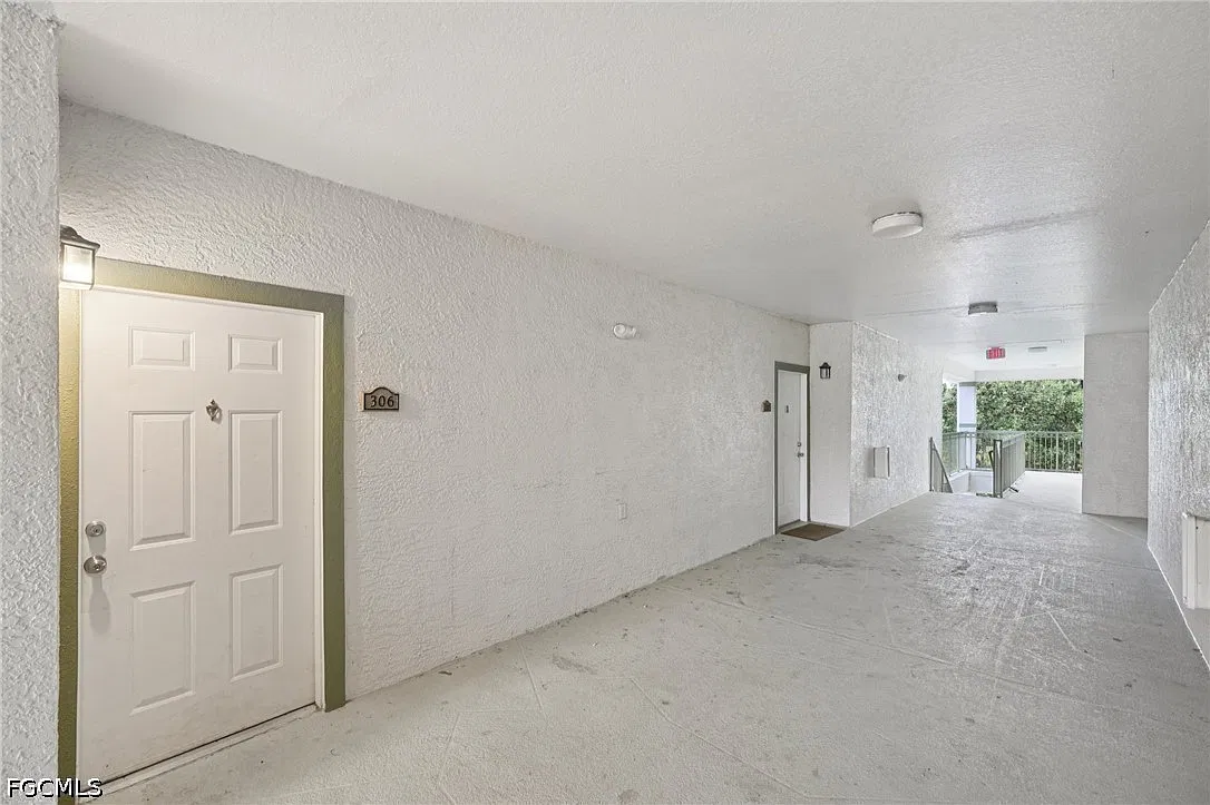2 bed, 2.0 bath, 1127 sqft, $1,600 — Photo 4