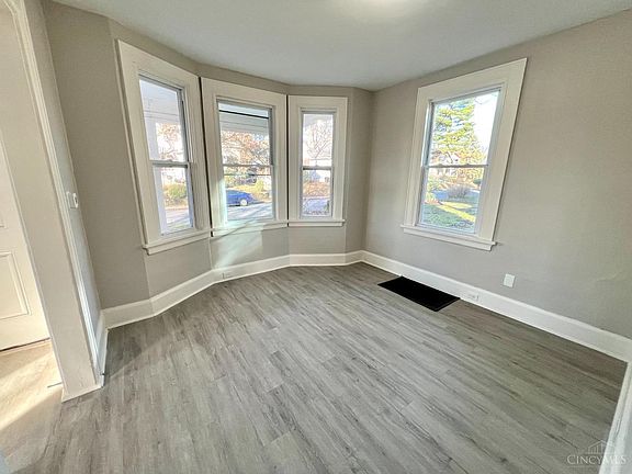 5th image of 5726 Saint Elmo Ave