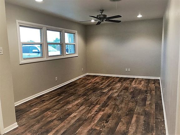 2nd image of 4302 Parkdale Dr