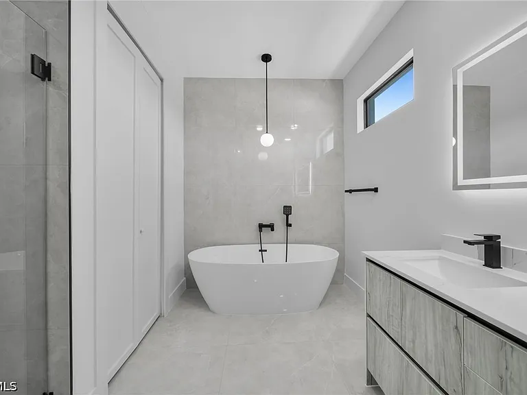 1426 NE 6th Ave — Photo 29