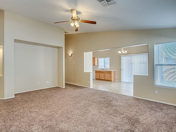3rd image of 1656 N Serina