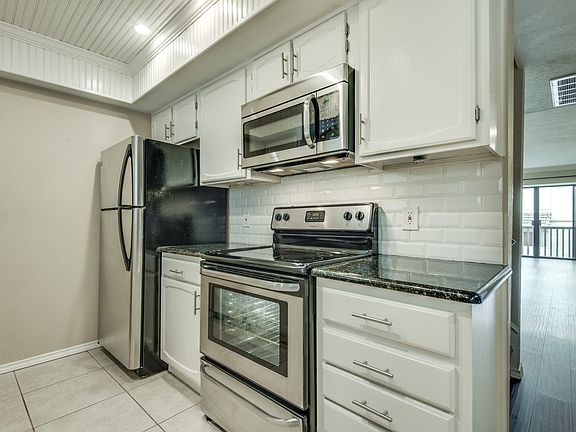 Kitchen credit: Shoot2Sell