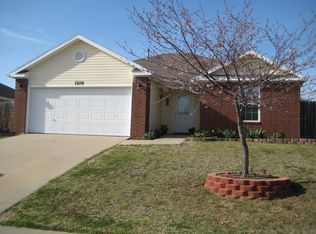 1105 Sunrise Cir, Siloam Springs, AR 72761