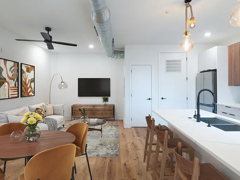2621 W Oxford St #305 — Photo 3