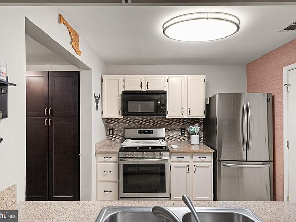 3rd image of 602 Churchill Rd APT E