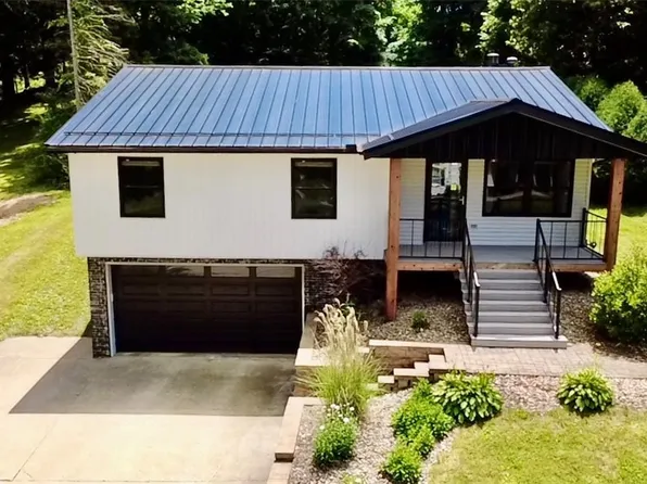424 Garner Dr, Mogadore, OH 44260