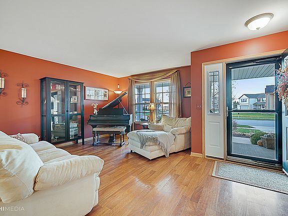 4th image of 25319 Shannon Dr