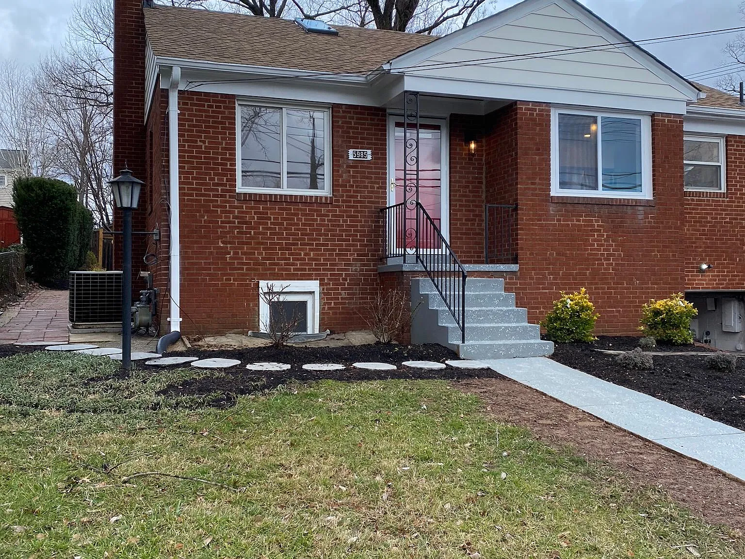 4 bed, 1286 sqft, $4,200 — Photo 1