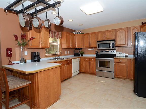2nd image of 7402 Cedar Crest Dr