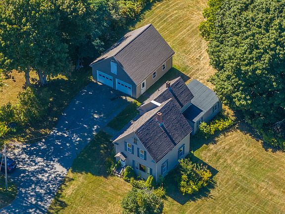 5th image of 984 River Road