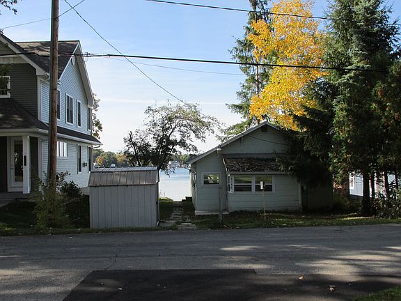 4th image of 8168 N Shore Dr