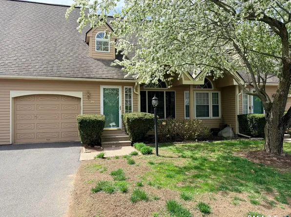 39 Fox Hollow Drive #39, Windsor Locks, CT 06096