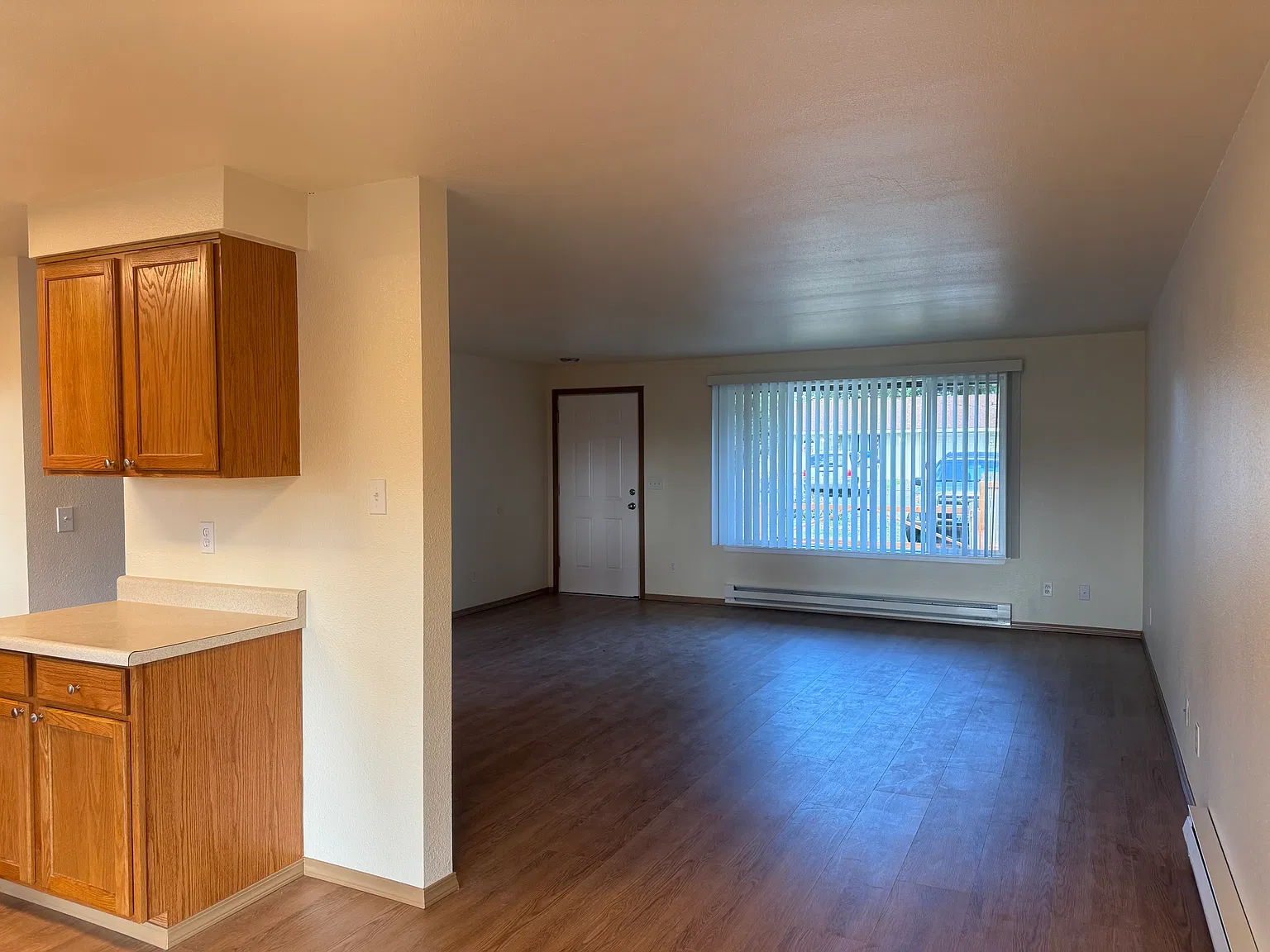 3 bed, 1.5 bath, 1200 sqft, $1,895 — Photo 4