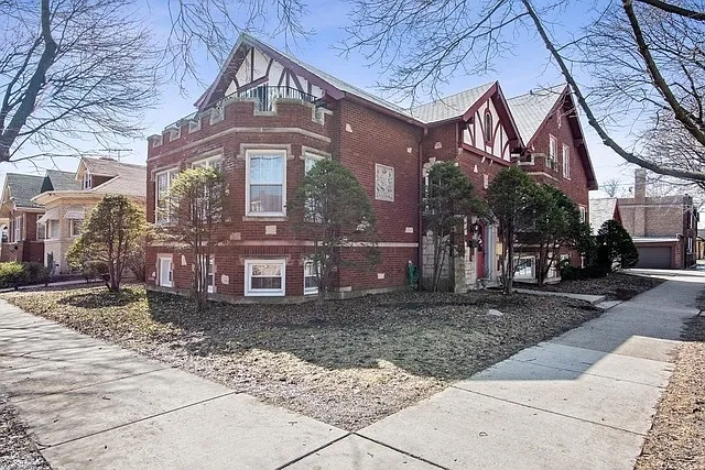 5858 N Talman Ave APT 1 photo 1