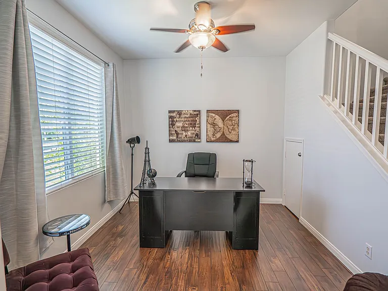 27505 Weeping Willow Dr — Photo 2