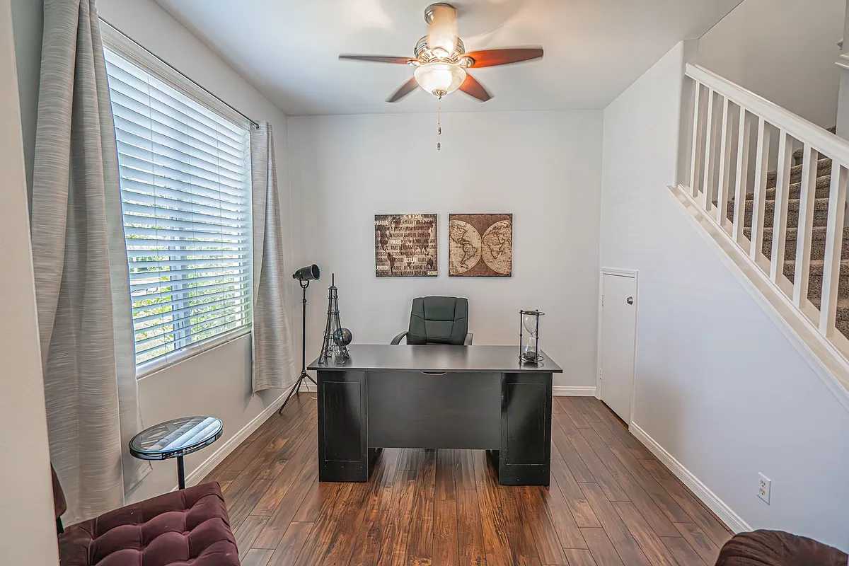 Building Photo - 27505 Weeping Willow Dr