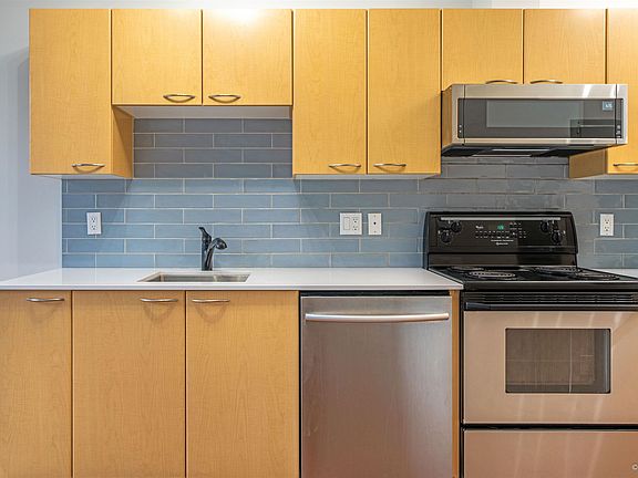 2nd image of 501-1249 Granville St #501