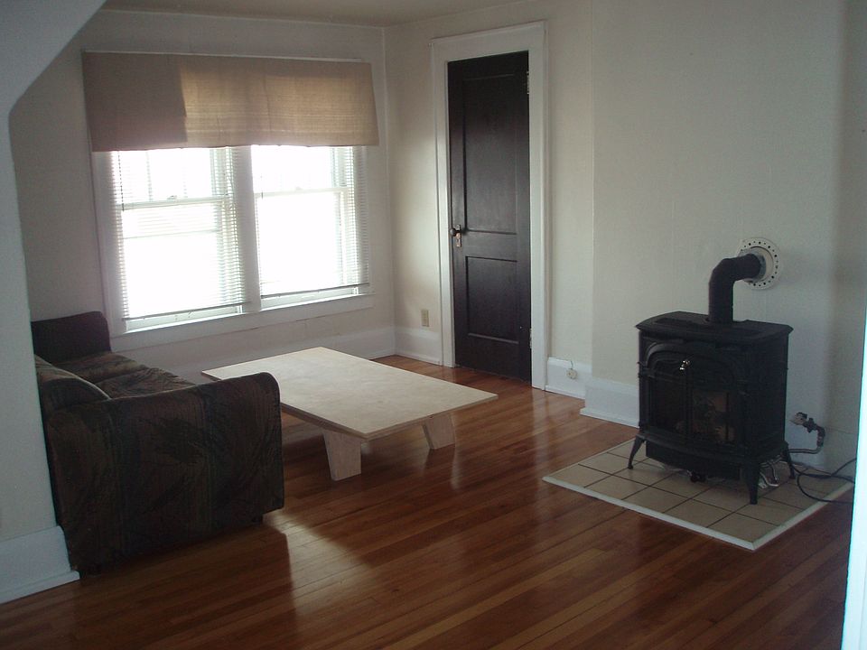 2nd image of 939 Ackerman Ave #3