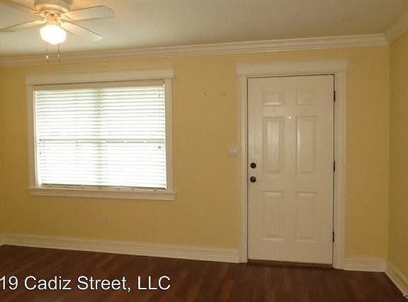 3rd image of 119 Cadiz St Unit 105