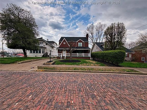 2nd image of 803 Maple Rd