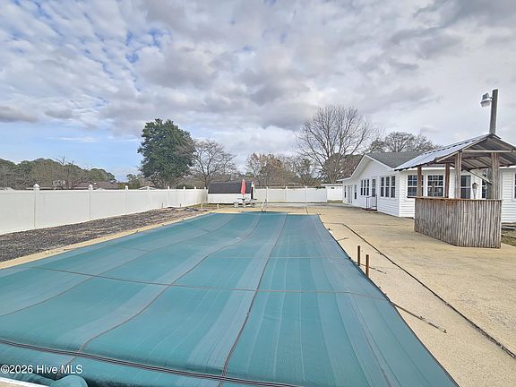 5th image of 309 Fairfax Street