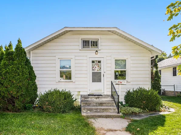 1015 E Broadway St, Mishawaka, IN 46545