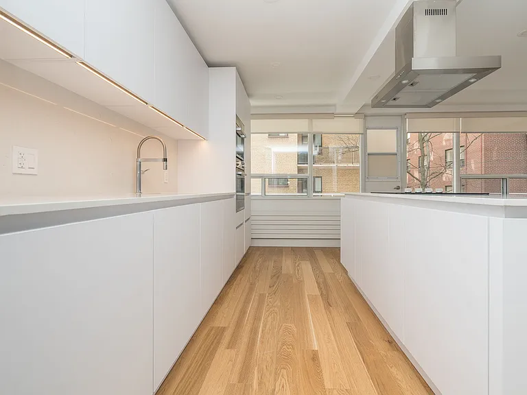 263 Russell Hill Rd — Photo 17