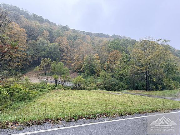 2nd image of 1569 Crane Creek Rd