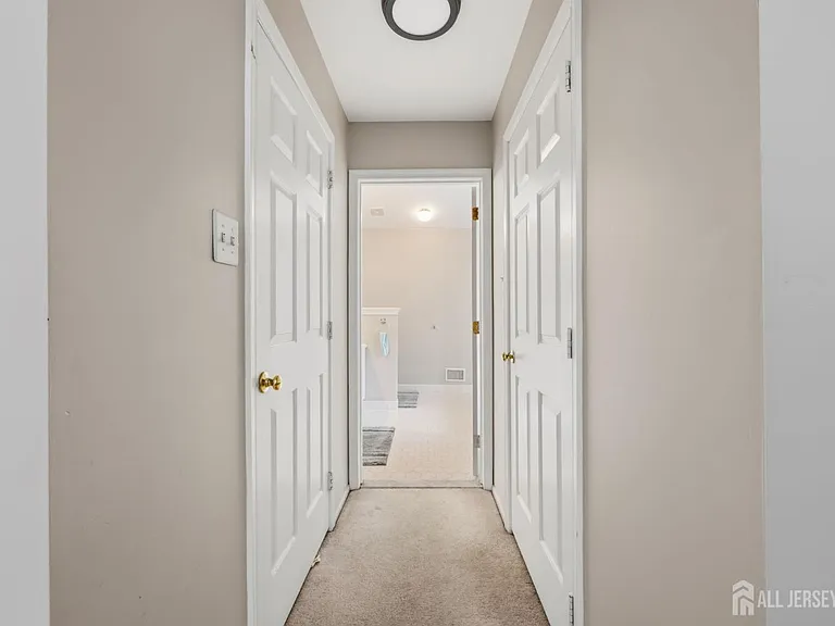301 Pheasant Run — Photo 9