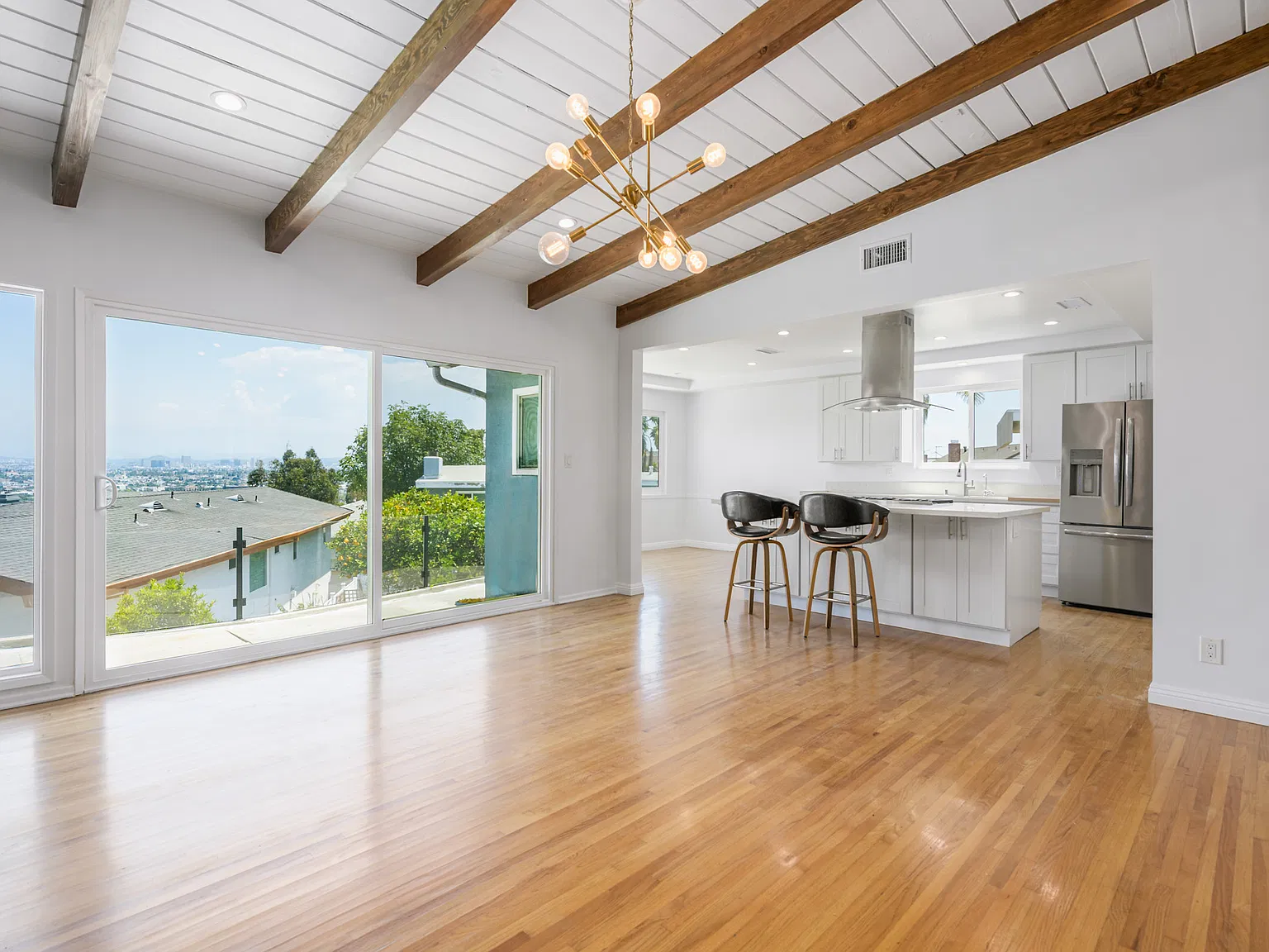 3 bed, 1966 sqft, $6,495 — Photo 3