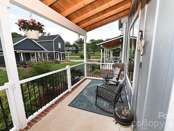 5th image of 28 Cottage Ct