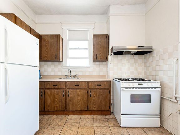 5th image of 38 Clendenny Ave APT 3