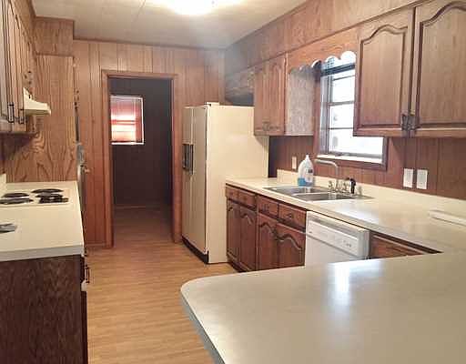 5th image of 2717 Bayou Bend Dr