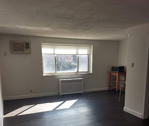 2nd image of 5237 5th Ave APT B1