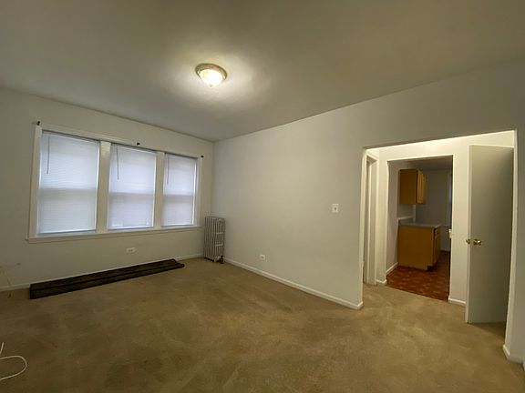 3rd image of 6450 N Claremont Ave #1