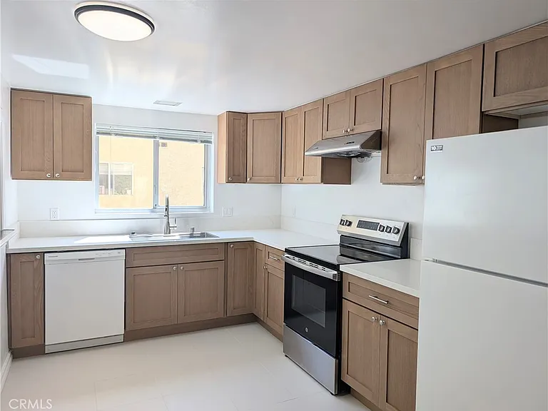 630 W Huntington Dr #103 — Photo 6
