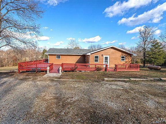 5th image of 27010 Stoddard Dr