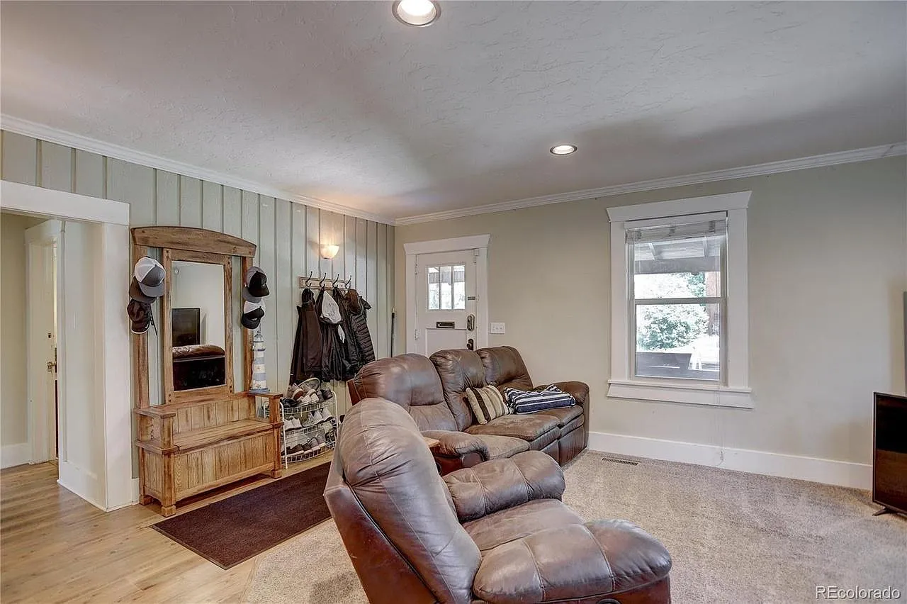 2039 S Williams St — Photo 3