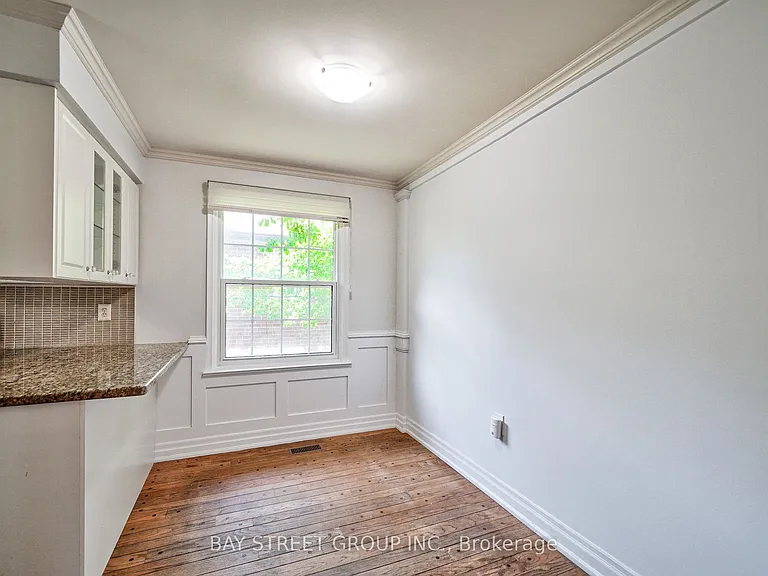 35 Camwood Cres — Photo 11