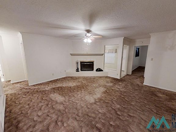 4th image of 105 E Jefferson Pl