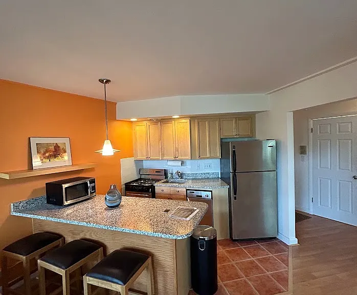 516 Green St #2C — Photo 3