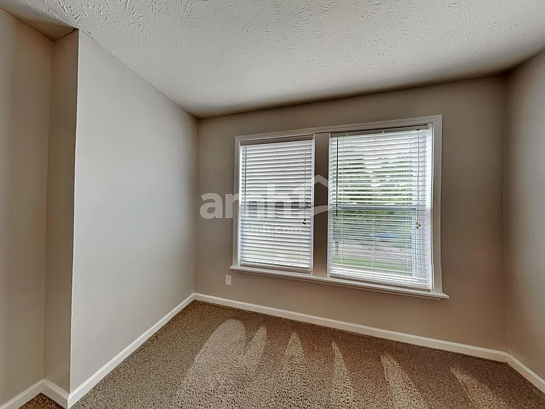 2364 Blackthorn Dr — Photo 14