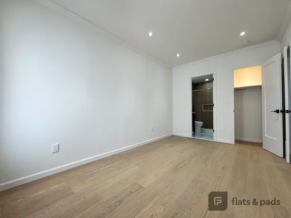 639 Rogers Avenue image 13 of 16