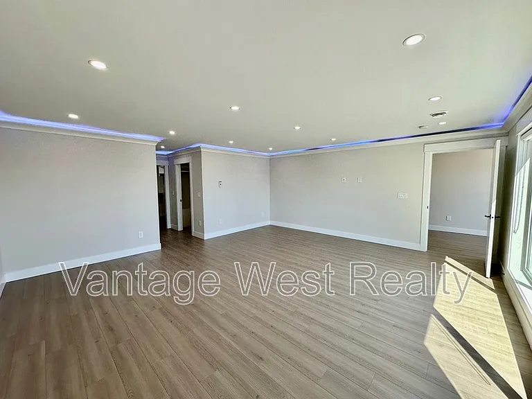 3608 Silver Way — Photo 21