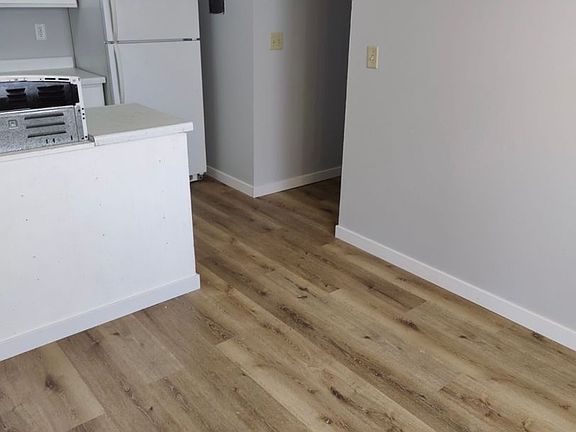 2nd image of 2131 Basswood Ln APT 3