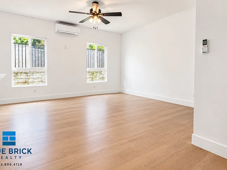 1926 Whitley Ave #10 — Photo 5