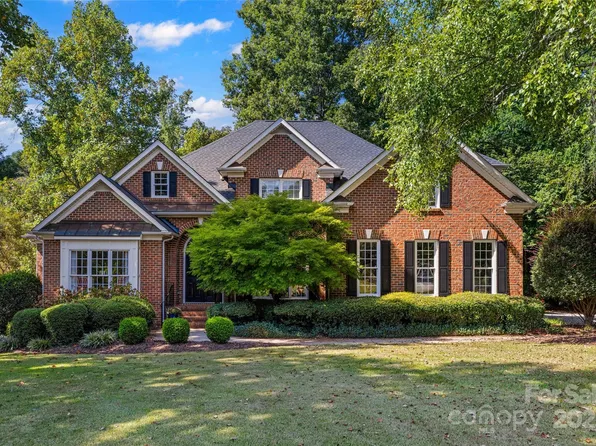 1748 Farrow Dr, Rock Hill, SC 29732