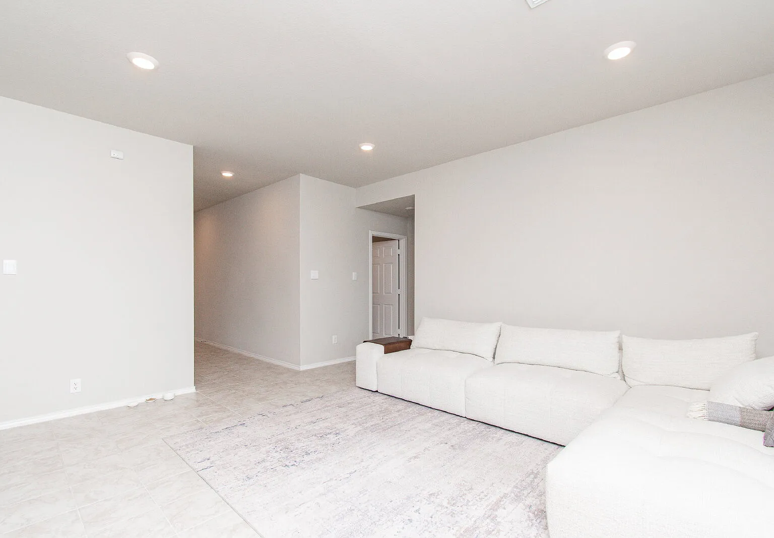 3 bed, 2.0 bath, 1469 sqft, $1,625 — Photo 3